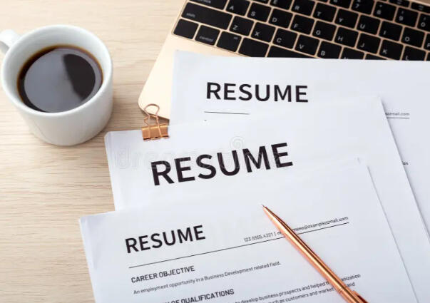 Resume Resume on the desk